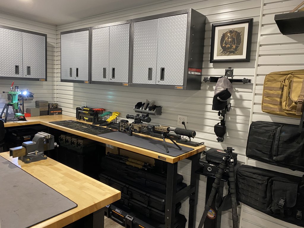 Reloading Room Pictures. | Predator Masters