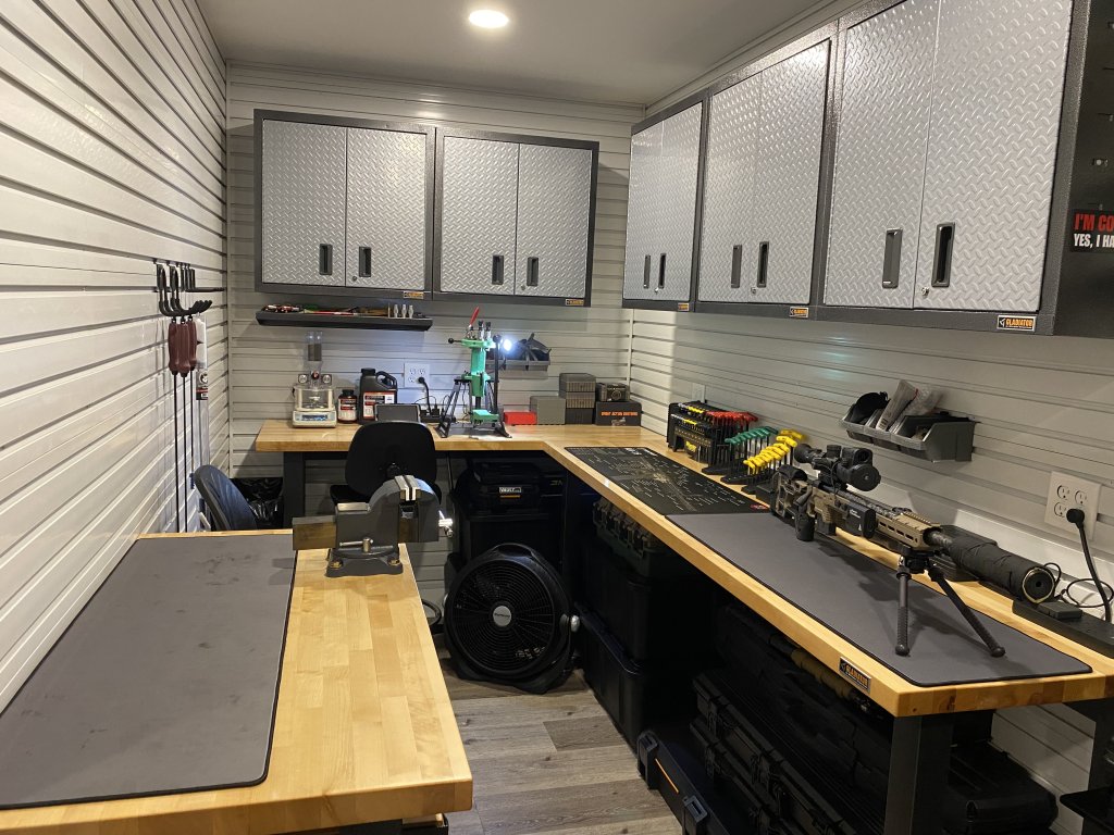Reloading Room Pictures. | Predator Masters