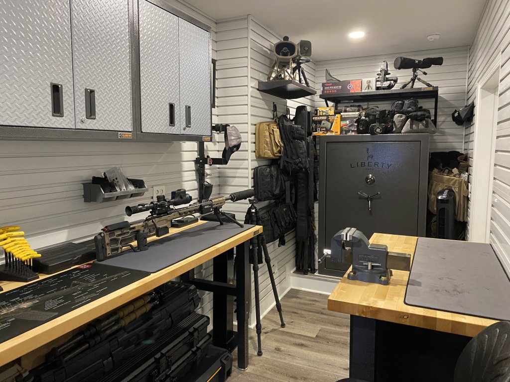 Reloading Room Pictures. | Predator Masters