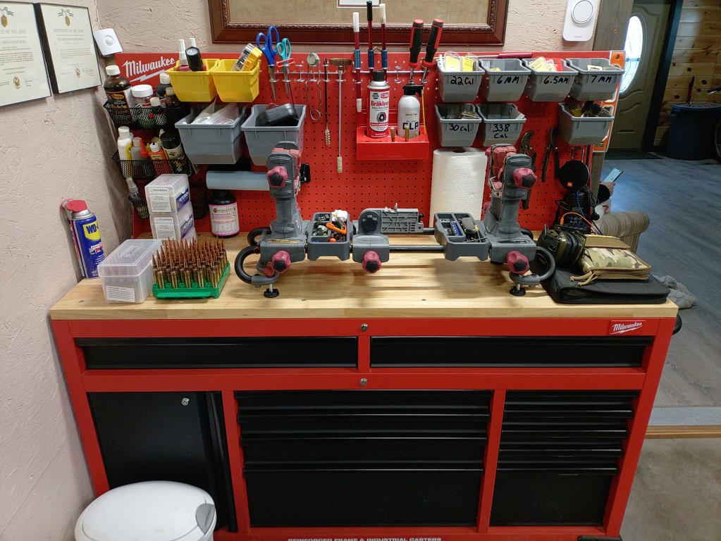 Reloading Room Pictures. | Predator Masters